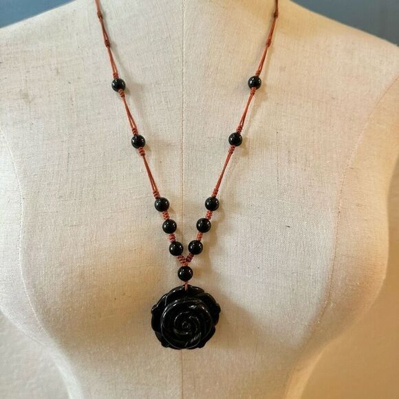 black onyx flower beaded pendant necklace on cord - Picture 1 of 8
